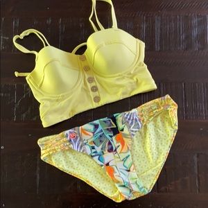 Maaji top (M) and bottom (S)